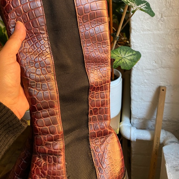 FREE LANCE PARIS BURGUNDY CROC EMBOSSED LEATHER SIDE ELASTIC TALL BOOTS - Picture 11 of 16